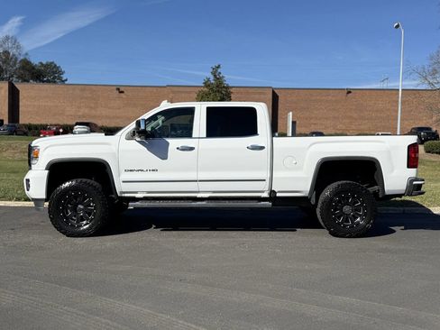 Used 2016 GMC Sierra 3500 Denali w/ Duramax Plus Package image 7