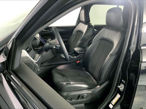 Used 2025 Jeep Grand Cherokee Altitude AWD/4WD image 23