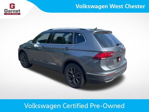 Certified 2023 Volkswagen Tiguan SE w/ Panoramic Sunroof Package AWD/4WD image 3