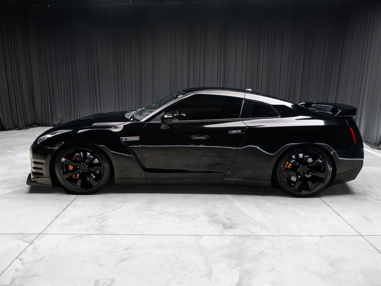 Used 2009 Nissan GT-R Premium AWD/4WD image 14