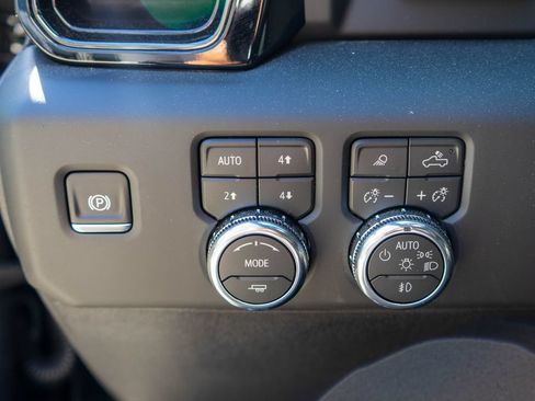 New 2026 GMC Sierra 3500 AT4 w/ AT4 Premium Plus Package AWD/4WD image 20