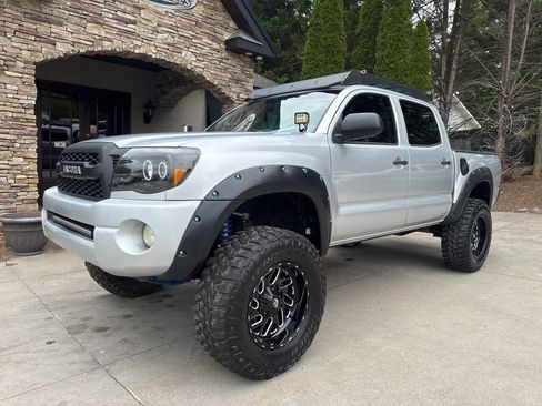 Used 2008 Toyota Tacoma PreRunner RWD image 2