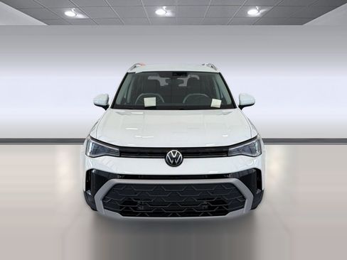 New 2026 Volkswagen Taos SE FWD image 6