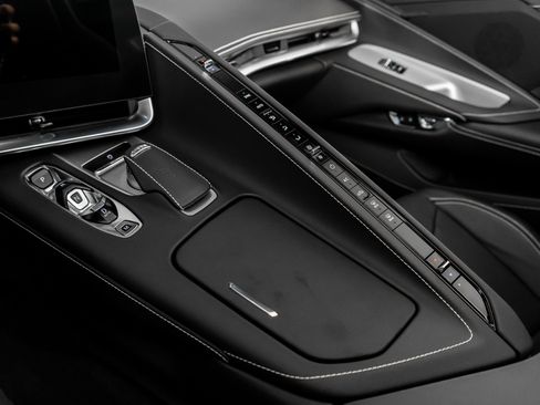 Used 2025 Chevrolet Corvette Z06 image 31