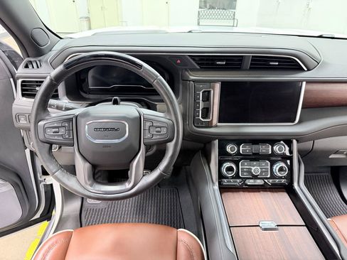 Used 2024 GMC Yukon Denali Ultimate AWD/4WD image 27