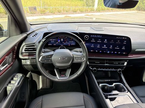 Used 2026 Chevrolet Traverse Z71 w/ Enhanced Driving Package AWD/4WD image 14