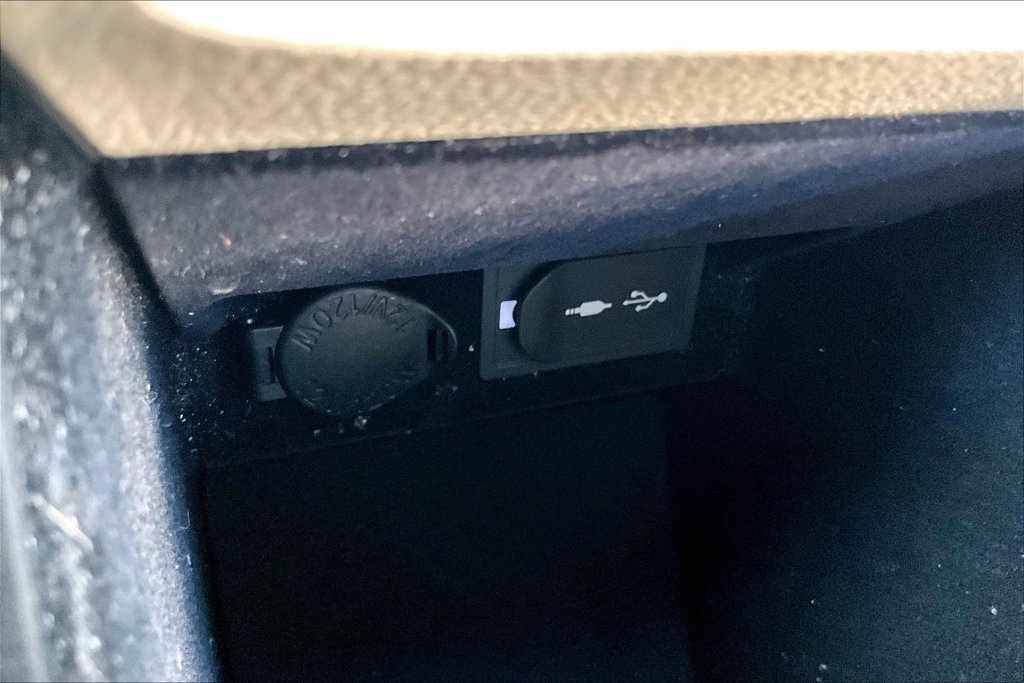 Used 2015 Lexus ES 300h w/ Navigation System Package FWD image 16