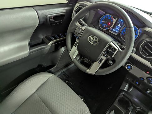 Used 2023 Toyota Tacoma SR5 RWD image 9