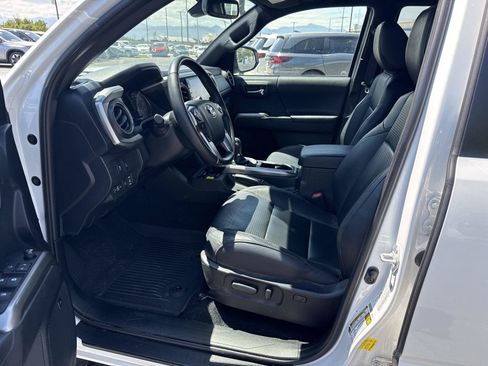 Used 2023 Toyota Tacoma Limited AWD/4WD image 12