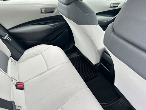 Used 2022 Toyota Corolla LE image 17