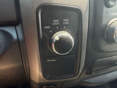 Used 2017 RAM 1500 ST w/ SXT Appearance Group AWD/4WD image 28