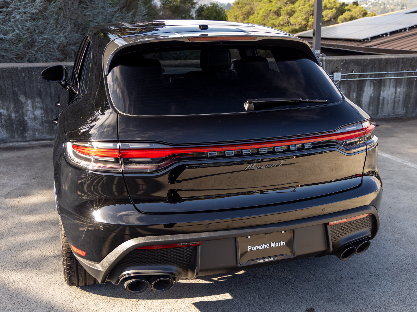 Certified 2025 Porsche Macan Turbo AWD/4WD image 21