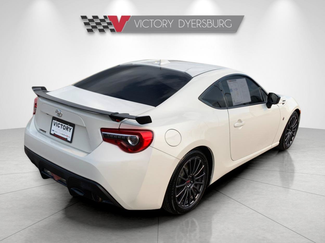 Used 2018 Toyota 86 RWD image 4