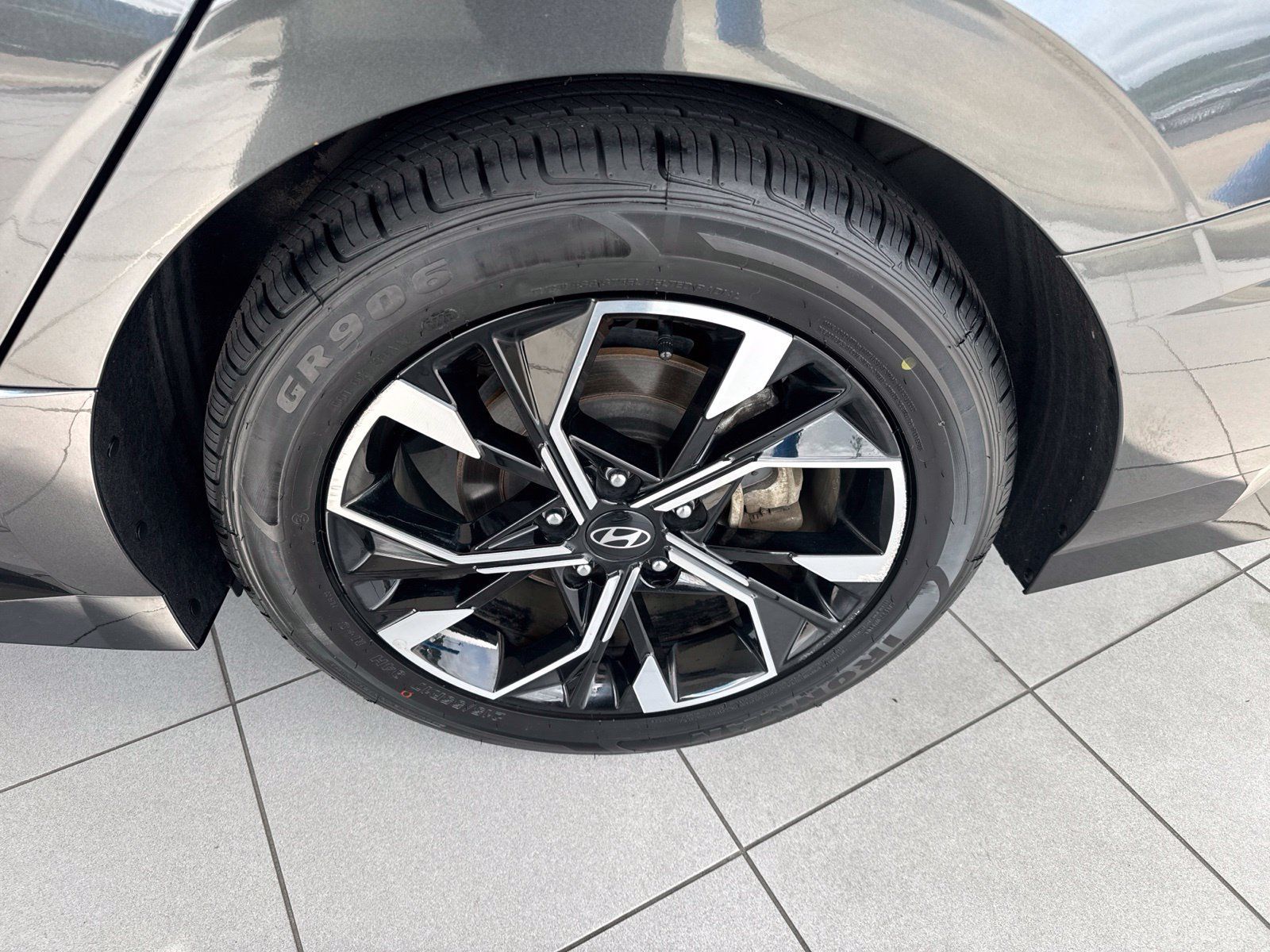 Used 2025 Hyundai Sonata SEL FWD image 12