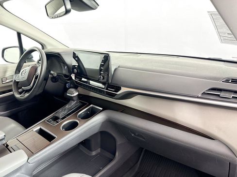 Certified 2024 Toyota Sienna XLE FWD image 42