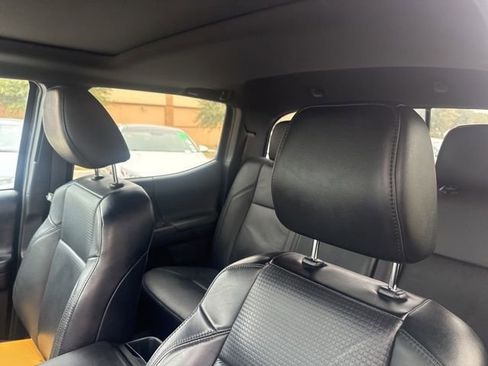 Used 2021 Toyota Tacoma Limited w/ Nightshade Package image 9