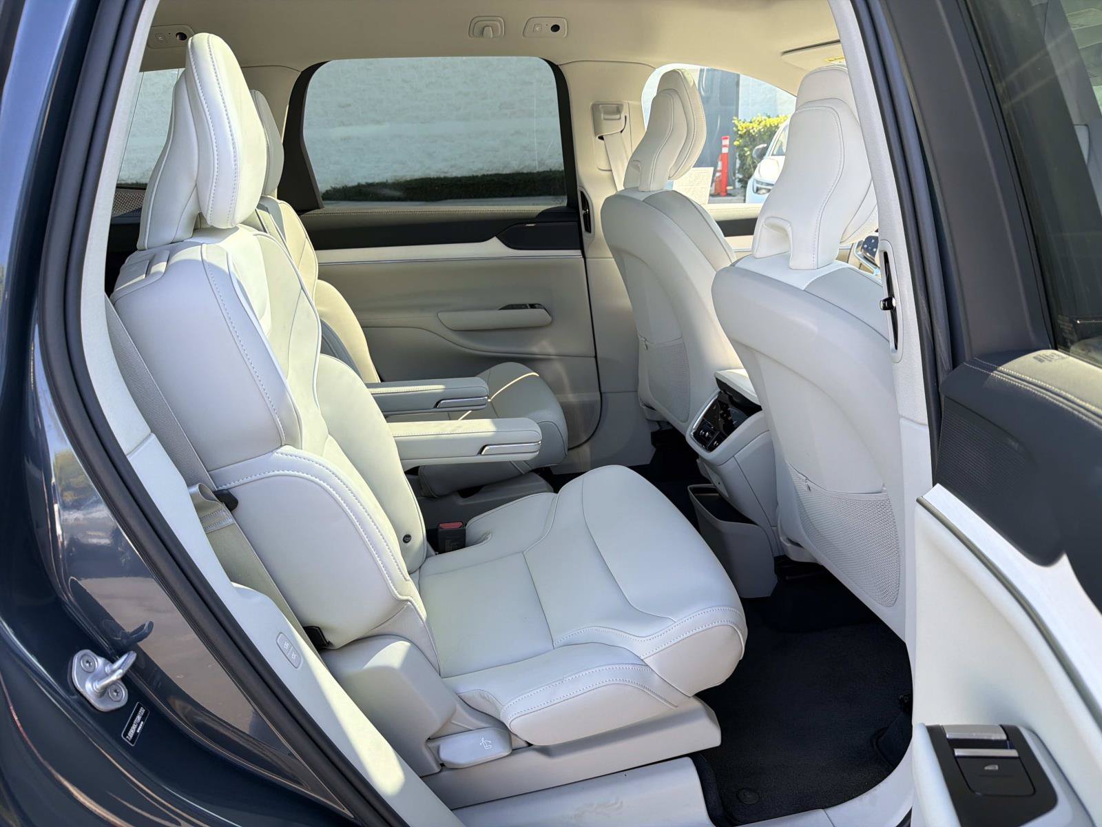 New 2026 Volvo EX90 Plus AWD/4WD image 20