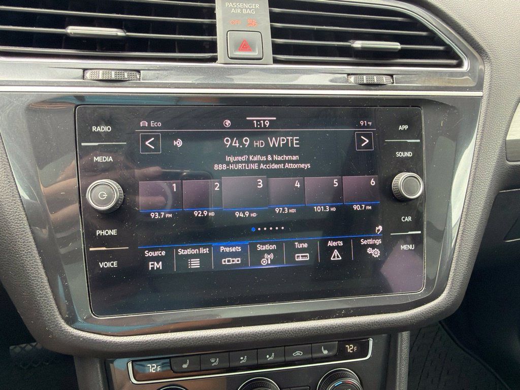 Used 2021 Volkswagen Tiguan SE w/ Panoramic Sunroof Package AWD/4WD image 16