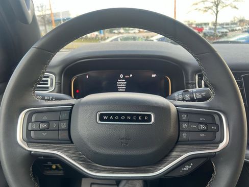 Used 2024 Jeep Wagoneer L Series II image 49
