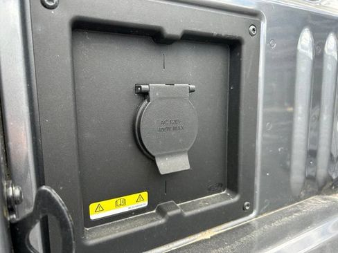 Used 2025 Ford F150 Lariat AWD/4WD image 13