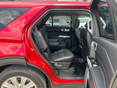 Used 2023 Ford Explorer Limited w/ Equipment Group 301A AWD/4WD image 20