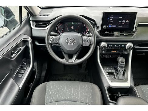 Used 2023 Toyota RAV4 XLE FWD image 16