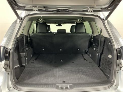Used 2017 Toyota Highlander Plus AWD/4WD image 28