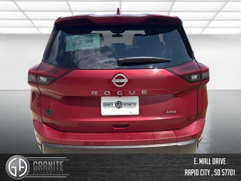 Used 2025 Nissan Rogue SV AWD/4WD image 4