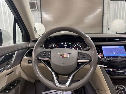 Used 2022 Cadillac XT6 Premium Luxury w/ Technology Package image 35