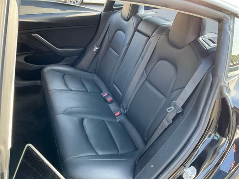 Used 2021 Tesla Model 3 Standard Range Plus image 18