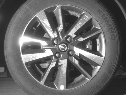 Used 2025 Nissan Versa SV image 13