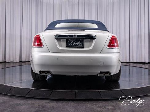 Used 2016 Rolls-Royce Dawn RWD image 16