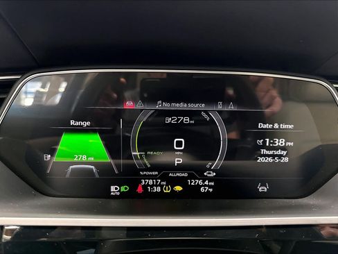 Used 2024 Audi Q8 e-tron Premium Plus w/ Premium Plus Package AWD/4WD image 22