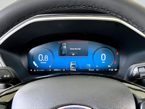 Used 2023 Ford Escape Platinum w/ Premium Technology Package AWD/4WD image 12