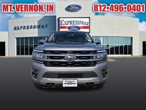 Used 2023 Ford Expedition Limited AWD/4WD image 4