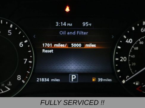 Used 2024 Nissan Armada SL w/ Captain's Chairs Package RWD image 6