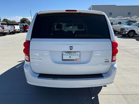 Used 2014 RAM C/V Tradesman image 4