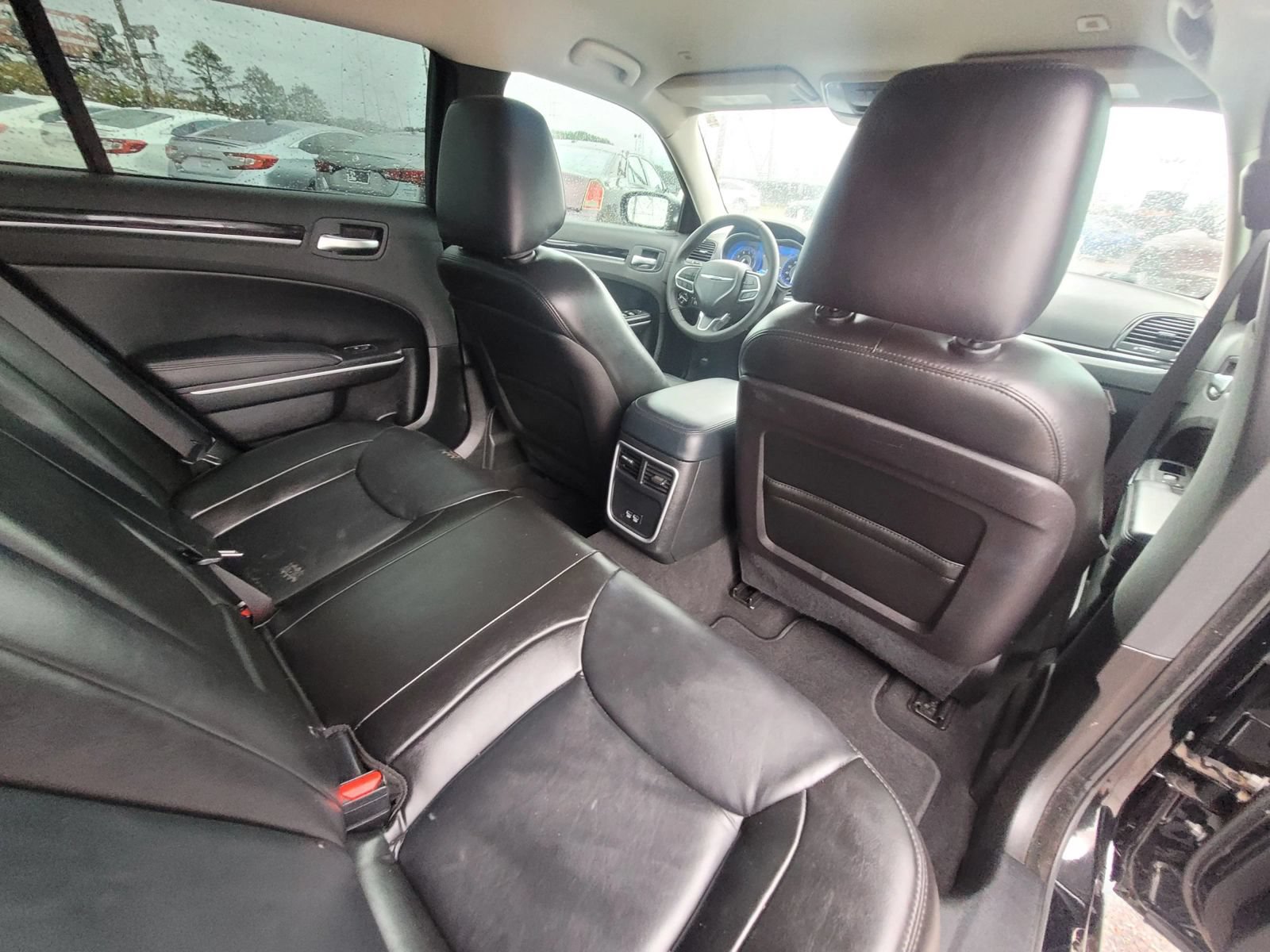 Used 2023 Chrysler 300 Touring L RWD image 10