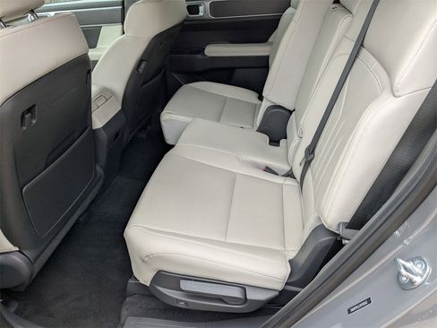 Used 2025 Hyundai Santa Fe SEL image 23