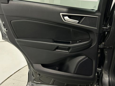 Used 2020 Ford Edge SEL w/ Cold Weather Package AWD/4WD image 26