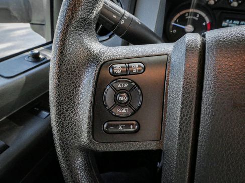Used 2014 Ford F550 2WD Regular Cab Super Duty image 37