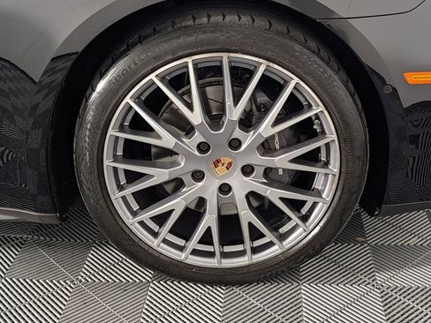 Certified 2025 Porsche Panamera image 14