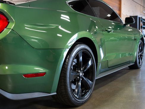 Used 2022 Ford Mustang GT Premium w/ Black Accent Package RWD image 18