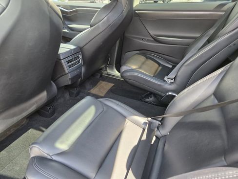Used 2018 Tesla Model X 75D AWD/4WD image 30