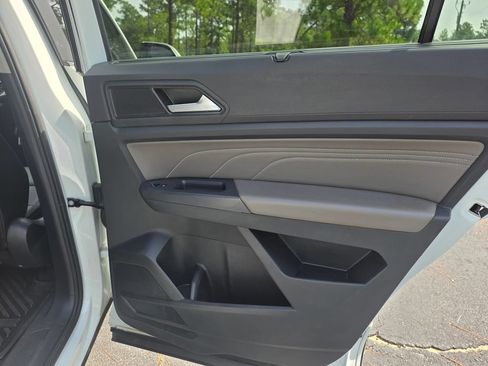 Used 2021 Volkswagen Atlas SE FWD image 25