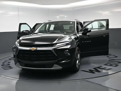 Used 2024 Chevrolet Blazer LT w/ Convenience Package FWD image 22