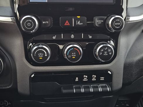 Used 2025 RAM 1500 Big Horn AWD/4WD image 18