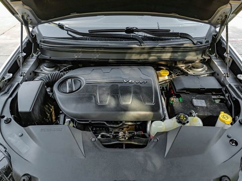 Used 2020 Jeep Cherokee Limited image 7