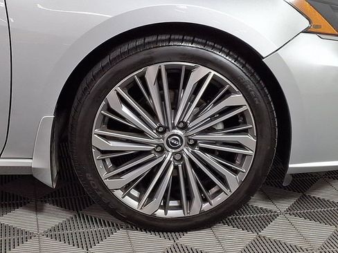 Used 2023 Nissan Altima 2.5 SL AWD/4WD image 11