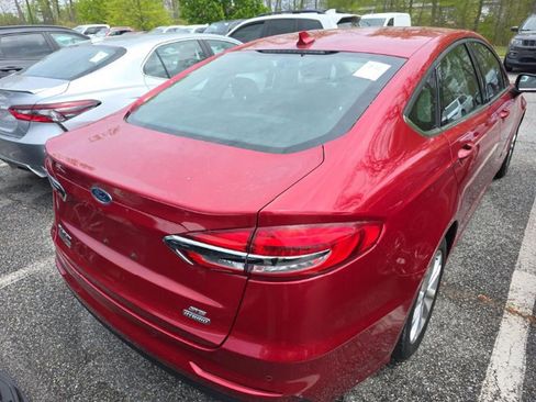 Used 2020 Ford Fusion SE FWD image 4